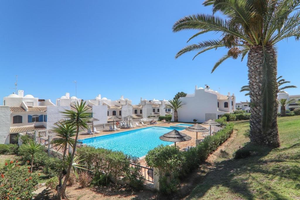 Vila Mourisca Porches  Luaran gambar