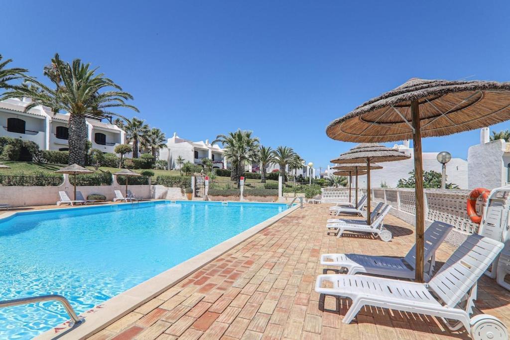 Vila Mourisca Porches  Luaran gambar