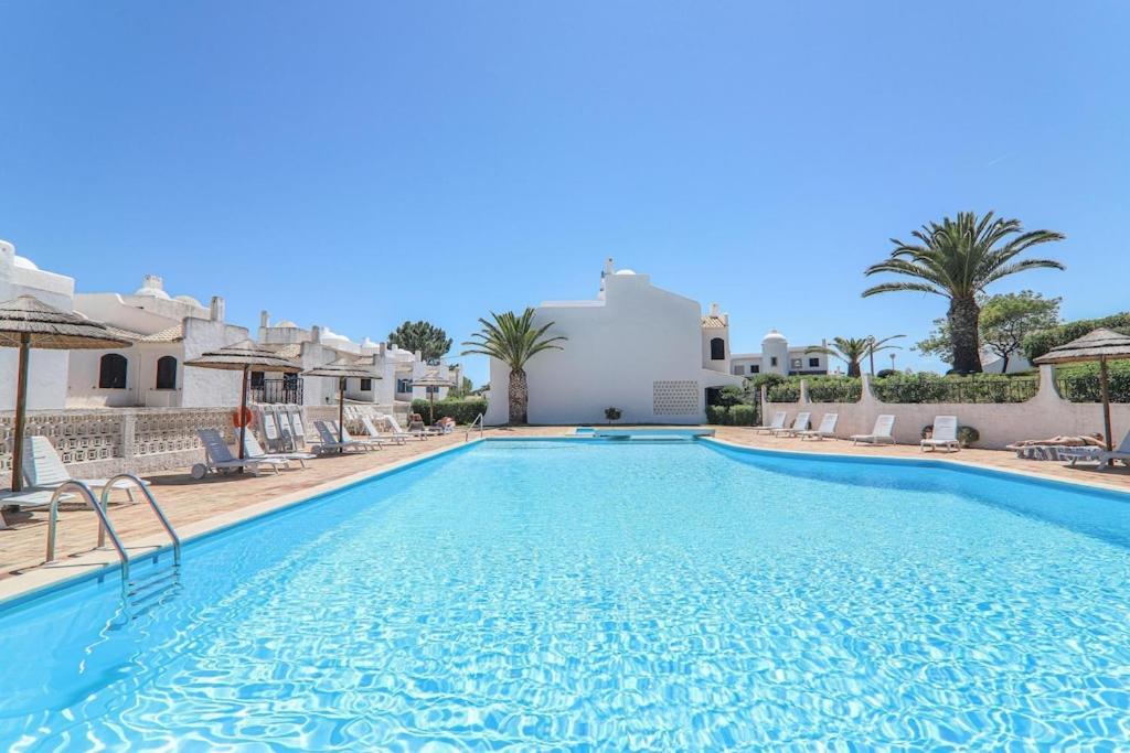 Vila Mourisca Porches  Luaran gambar