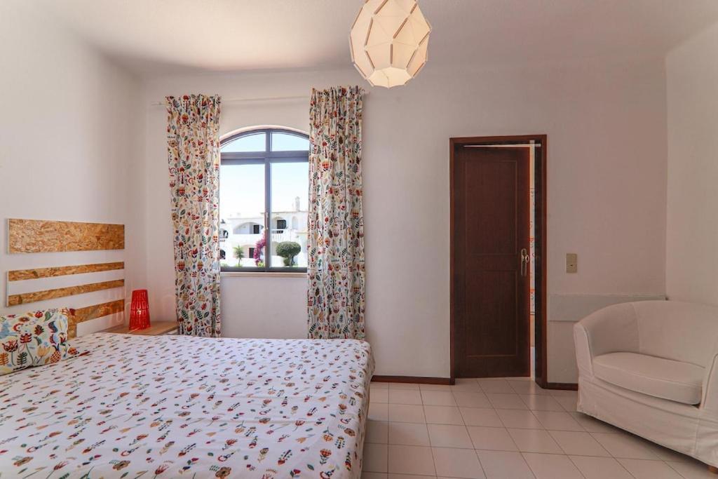 Vila Mourisca Porches  Luaran gambar